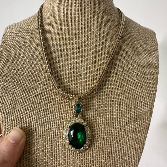 Vintage Regency Victorian Look 60s Faux Emerald Necklace - Picture 1 of 5